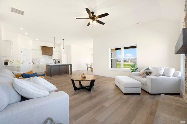 4725 Silverstone Passage, Fort Wayne, IN 46818