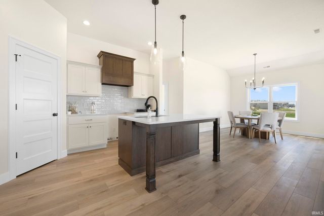 4725 Silverstone Passage, Fort Wayne, IN 46818