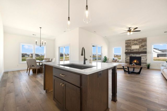 4725 Silverstone Passage, Fort Wayne, IN 46818