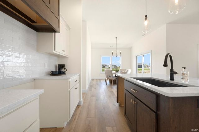 4725 Silverstone Passage, Fort Wayne, IN 46818