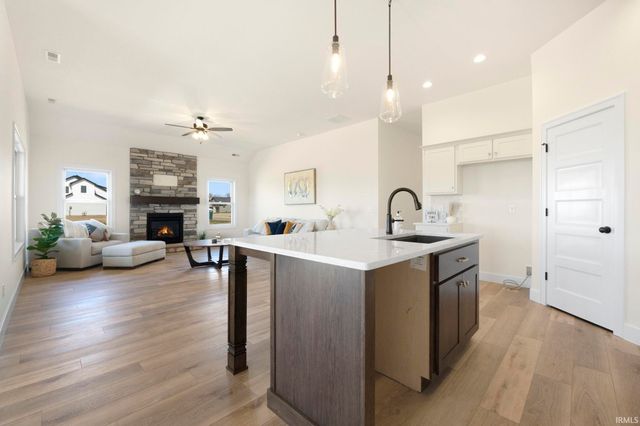 4725 Silverstone Passage, Fort Wayne, IN 46818