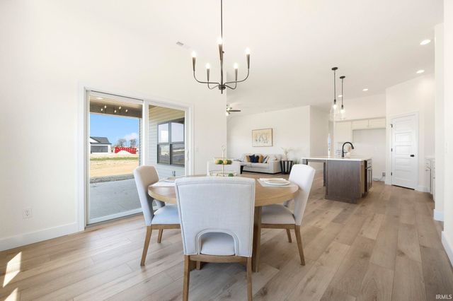 4725 Silverstone Passage, Fort Wayne, IN 46818