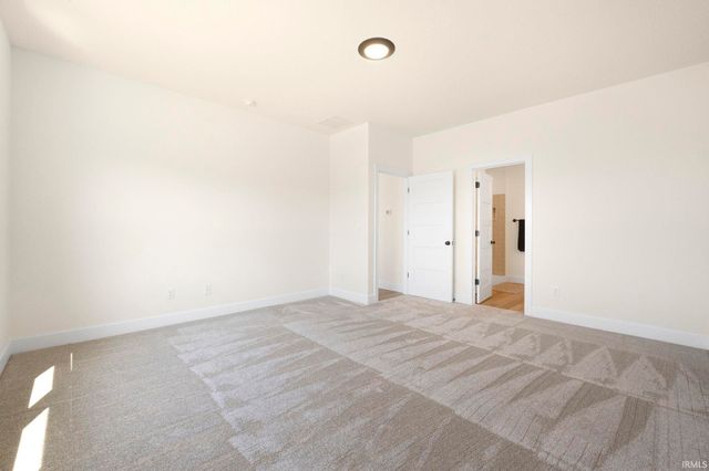 4725 Silverstone Passage, Fort Wayne, IN 46818