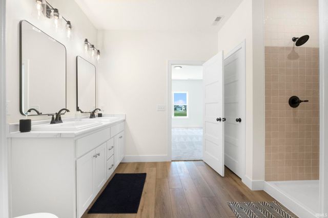 4725 Silverstone Passage, Fort Wayne, IN 46818