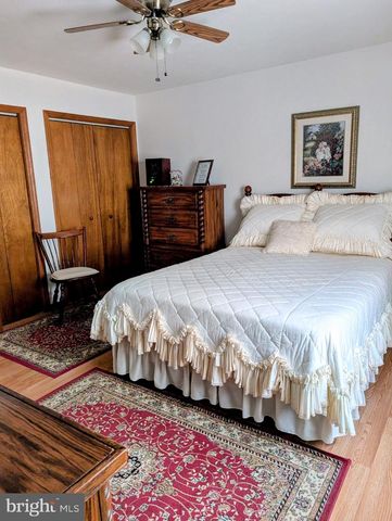 87 FALLING ROCK DR, Stuarts Draft, VA 24477