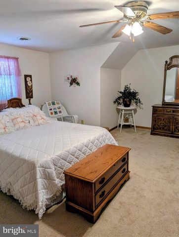 87 FALLING ROCK DR, Stuarts Draft, VA 24477