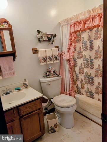 87 FALLING ROCK DR, Stuarts Draft, VA 24477