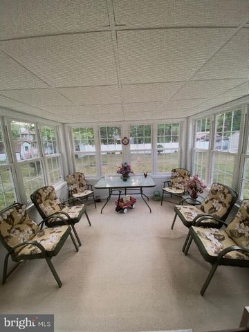 87 FALLING ROCK DR, Stuarts Draft, VA 24477