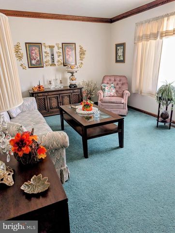 87 FALLING ROCK DR, Stuarts Draft, VA 24477