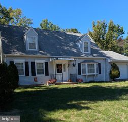 87 FALLING ROCK DR, Stuarts Draft, VA 24477