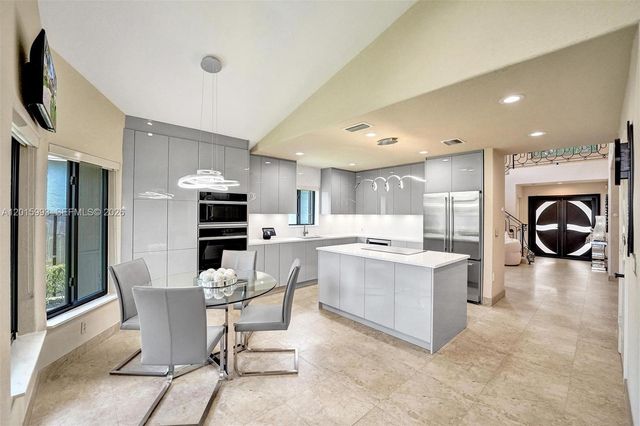 10403 Santiago St, Cooper City, FL 33026