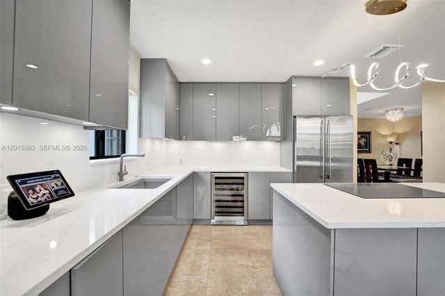 10403 Santiago St, Cooper City, FL 33026