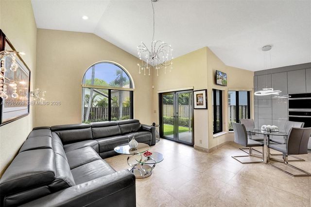10403 Santiago St, Cooper City, FL 33026