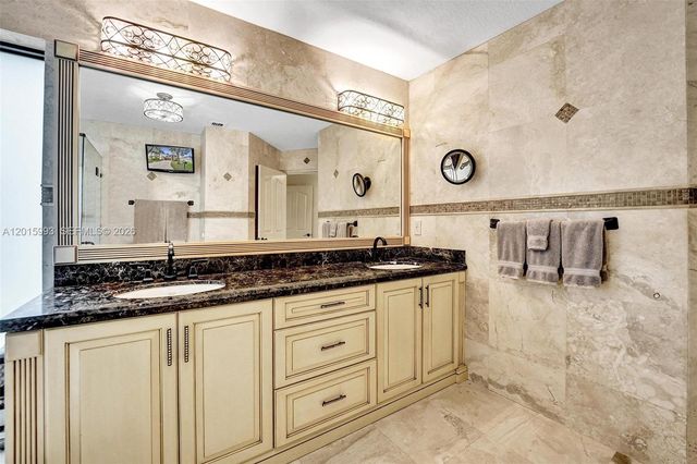 10403 Santiago St, Cooper City, FL 33026
