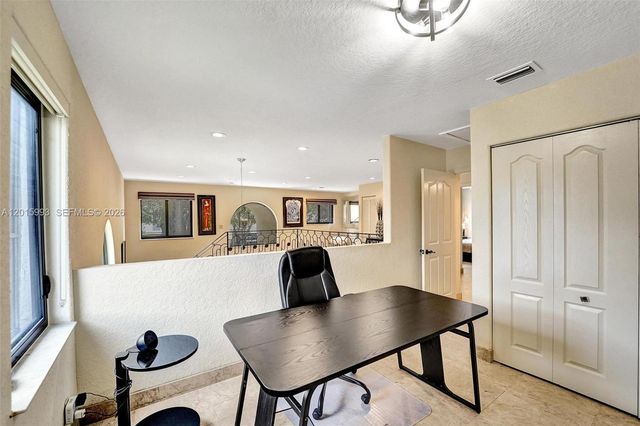 10403 Santiago St, Cooper City, FL 33026