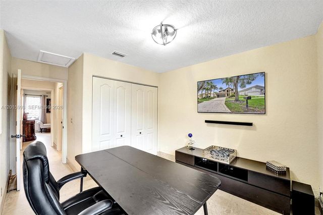 10403 Santiago St, Cooper City, FL 33026