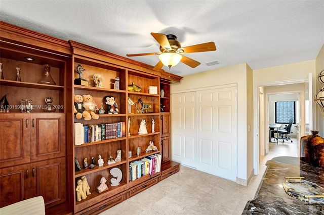 10403 Santiago St, Cooper City, FL 33026