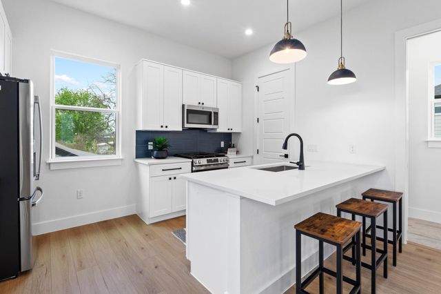 909 Calle Limon 3, Austin, TX 78702