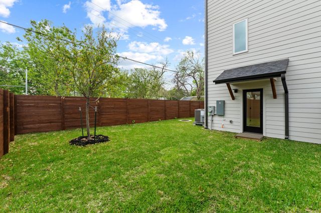 909 Calle Limon 3, Austin, TX 78702
