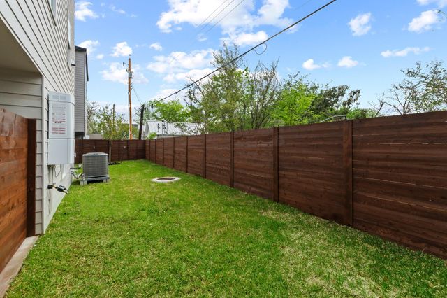 909 Calle Limon 3, Austin, TX 78702