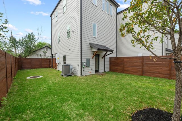 909 Calle Limon 3, Austin, TX 78702