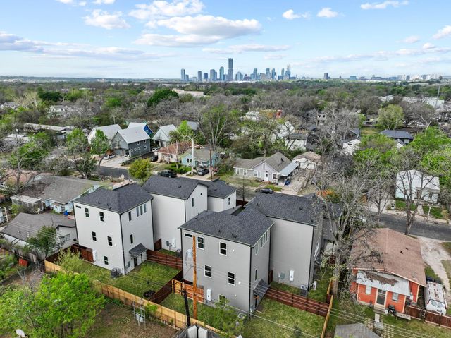 909 Calle Limon 3, Austin, TX 78702