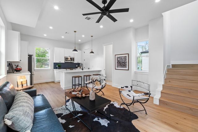 909 Calle Limon 3, Austin, TX 78702