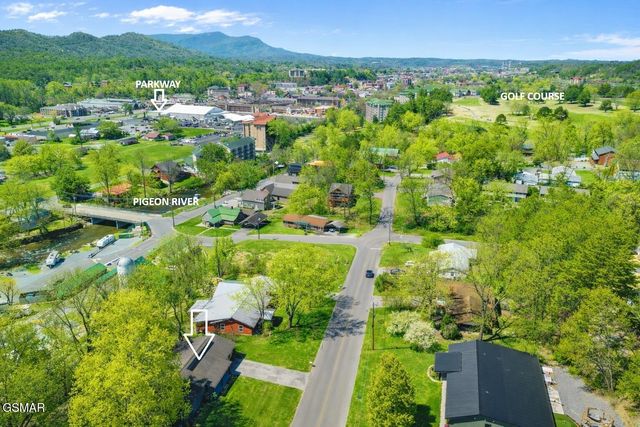 4020 Hitching Post Road, Pigeon Forge, TN 37863