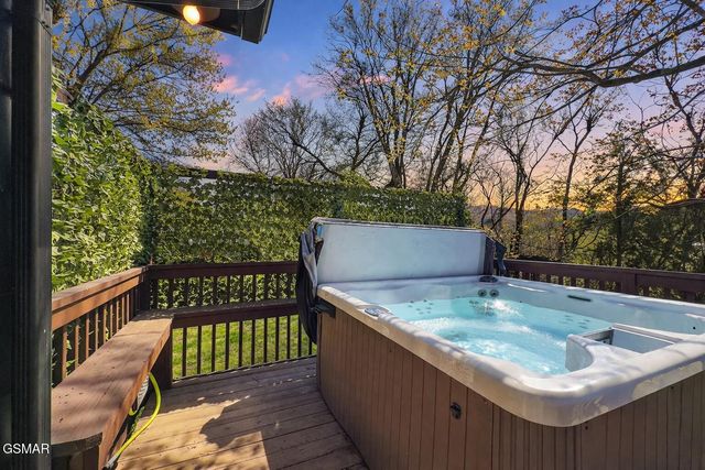 4020 Hitching Post Road, Pigeon Forge, TN 37863