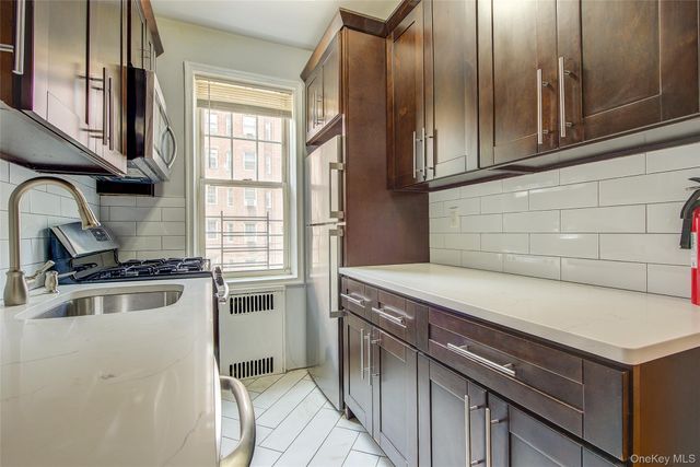 77-14 113th Street 2A, Forest Hills, NY 11375