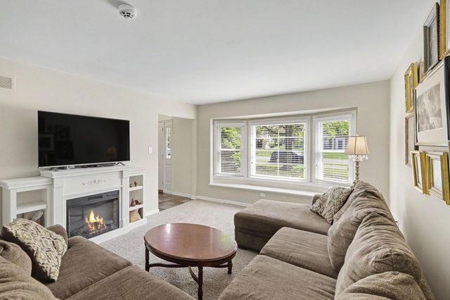 32318 Bonnet Hill Road, Farmington Hills, MI 48334