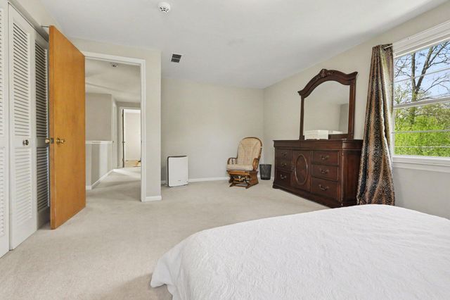 32318 Bonnet Hill Road, Farmington Hills, MI 48334