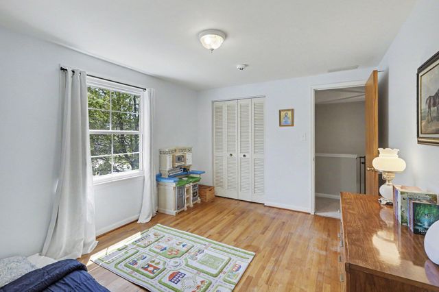 32318 Bonnet Hill Road, Farmington Hills, MI 48334