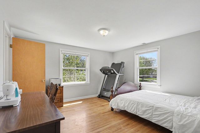 32318 Bonnet Hill Road, Farmington Hills, MI 48334