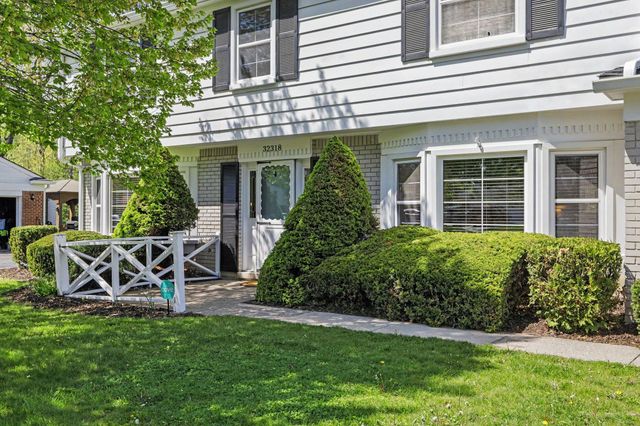 32318 Bonnet Hill Road, Farmington Hills, MI 48334