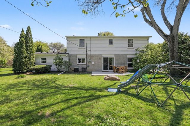 32318 Bonnet Hill Road, Farmington Hills, MI 48334