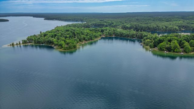 1480 Cascade Trail, Traverse City, MI 49685