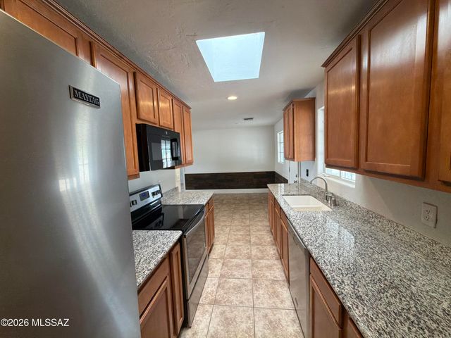1621 S Bristol Avenue, Tucson, AZ 85713