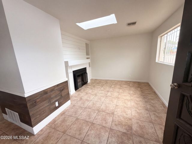 1621 S Bristol Avenue, Tucson, AZ 85713
