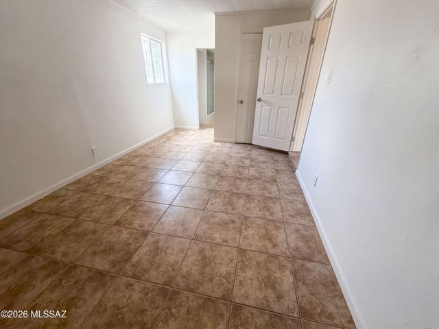 1621 S Bristol Avenue, Tucson, AZ 85713