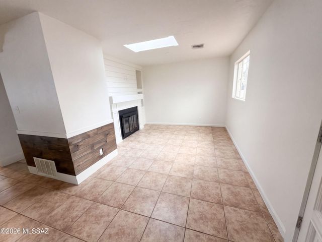 1621 S Bristol Avenue, Tucson, AZ 85713