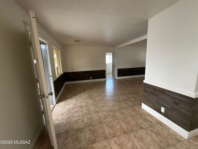 1621 S Bristol Avenue, Tucson, AZ 85713
