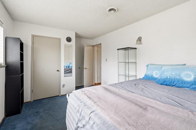 5049 Corvair St, North Highlands, CA 95660