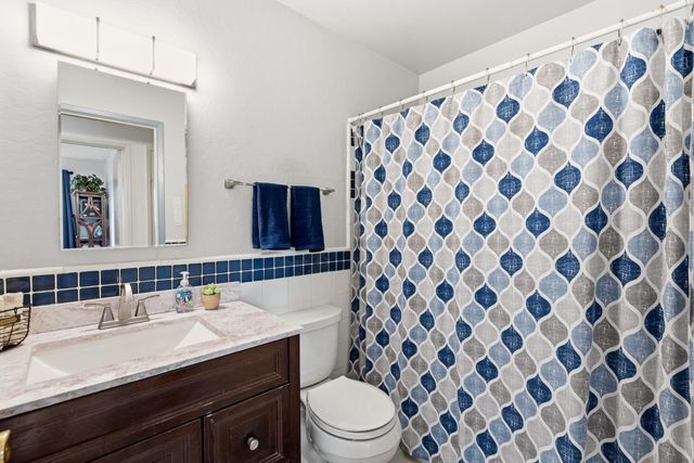 5049 Corvair St, North Highlands, CA 95660