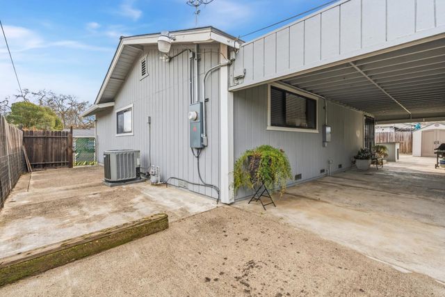 5049 Corvair St, North Highlands, CA 95660