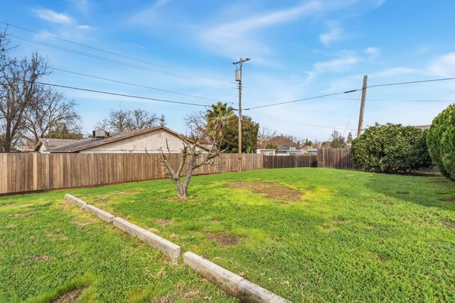 5049 Corvair St, North Highlands, CA 95660