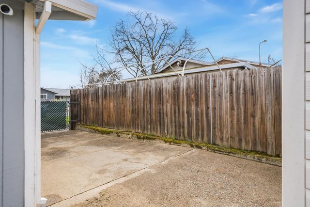 5049 Corvair St, North Highlands, CA 95660