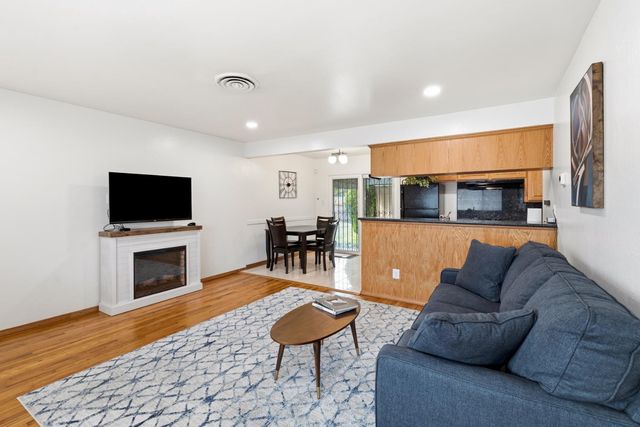 5049 Corvair St, North Highlands, CA 95660