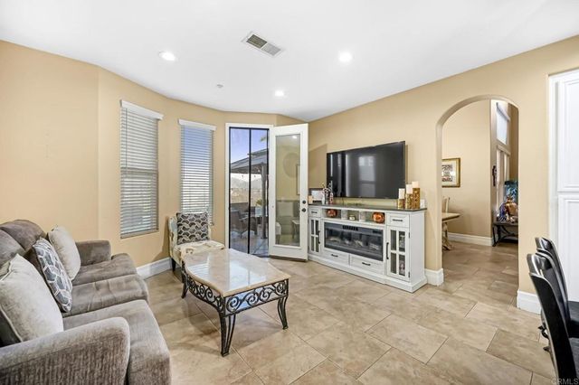 1819 Fabled Waters Dr, Spring Valley, CA 91977
