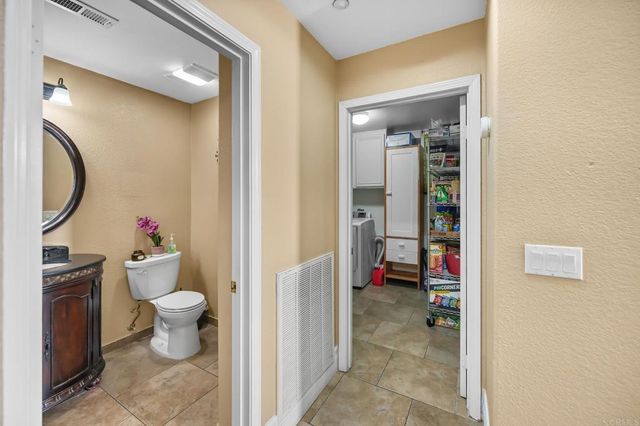 1819 Fabled Waters Dr, Spring Valley, CA 91977